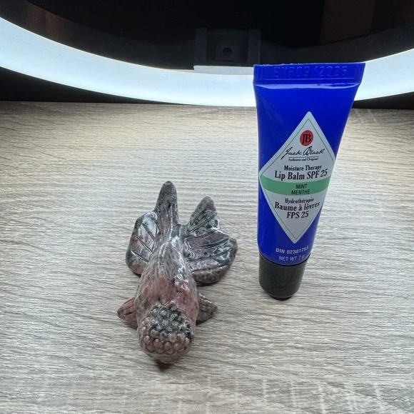 Pink and Gray Stone Fish Figurine Crystal - Picture 3 of 3